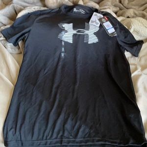 Youth Xl under armour heat gear tshirt
